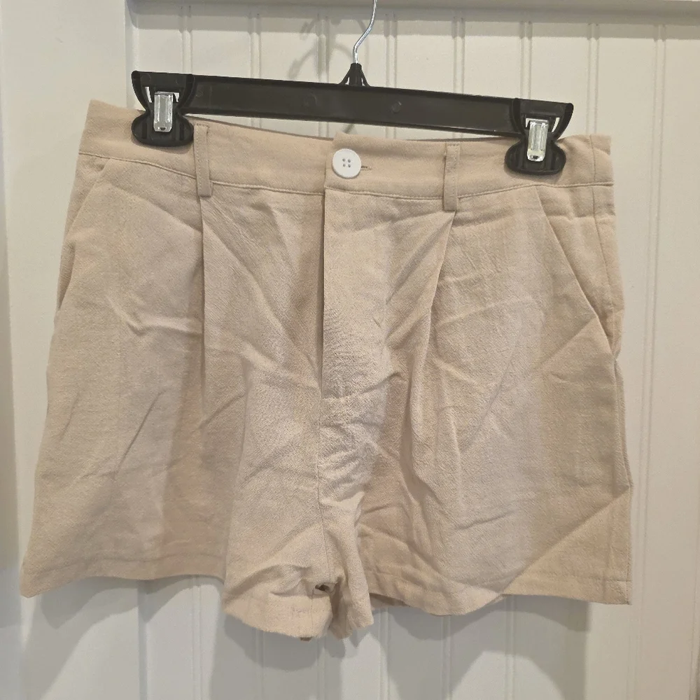 Elegant Cream Short Set - Picture 6 of 8